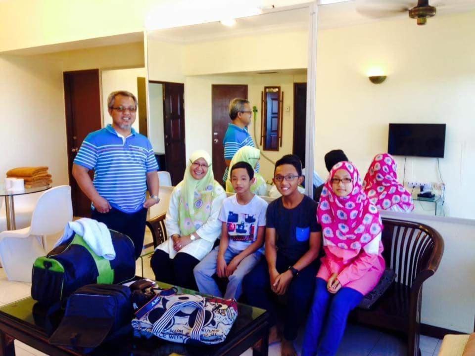 Airbnb At Sri Sayang Batu Ferringhi Beach Exterior foto
