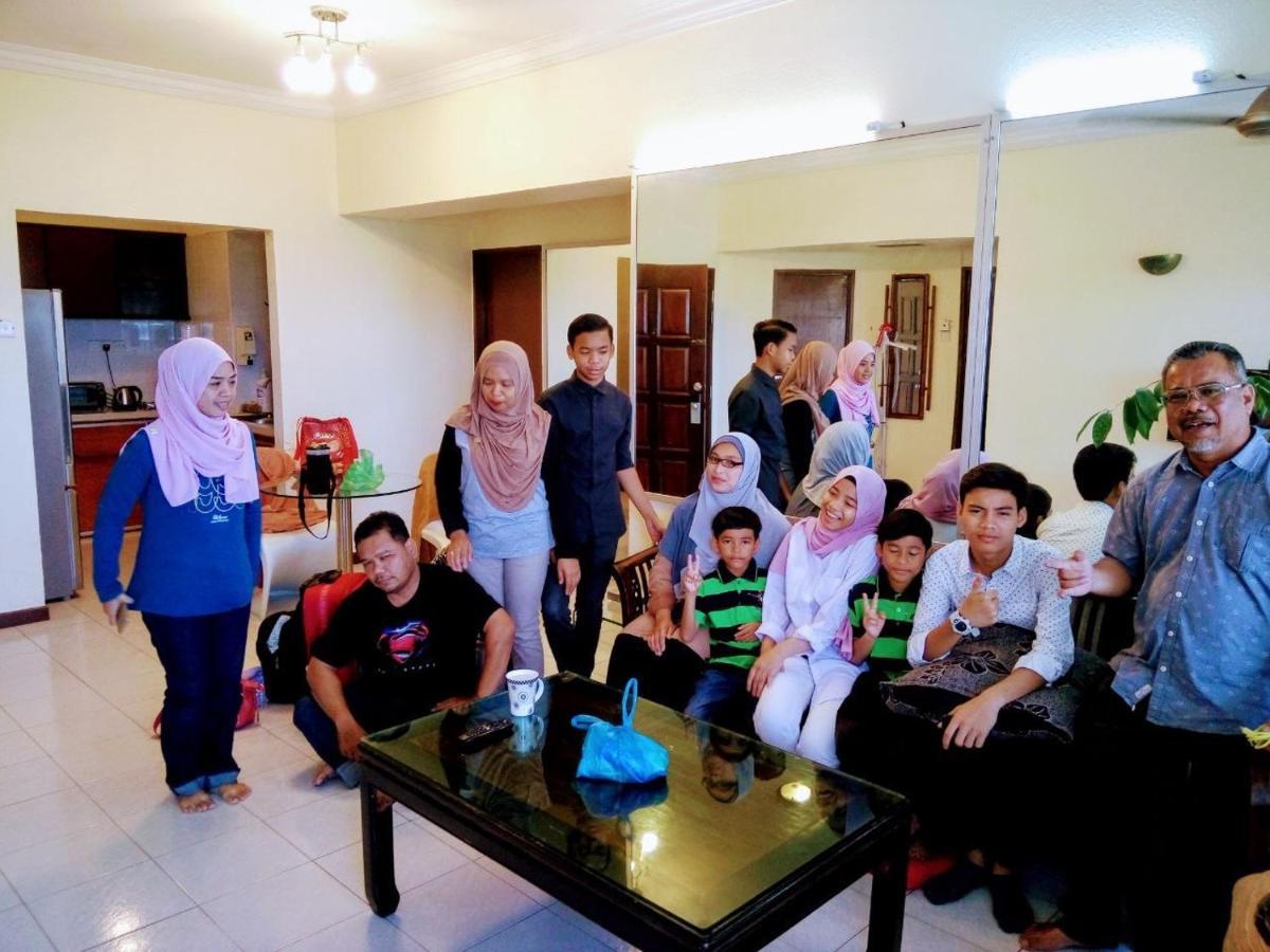 Airbnb At Sri Sayang Batu Ferringhi Beach Exterior foto