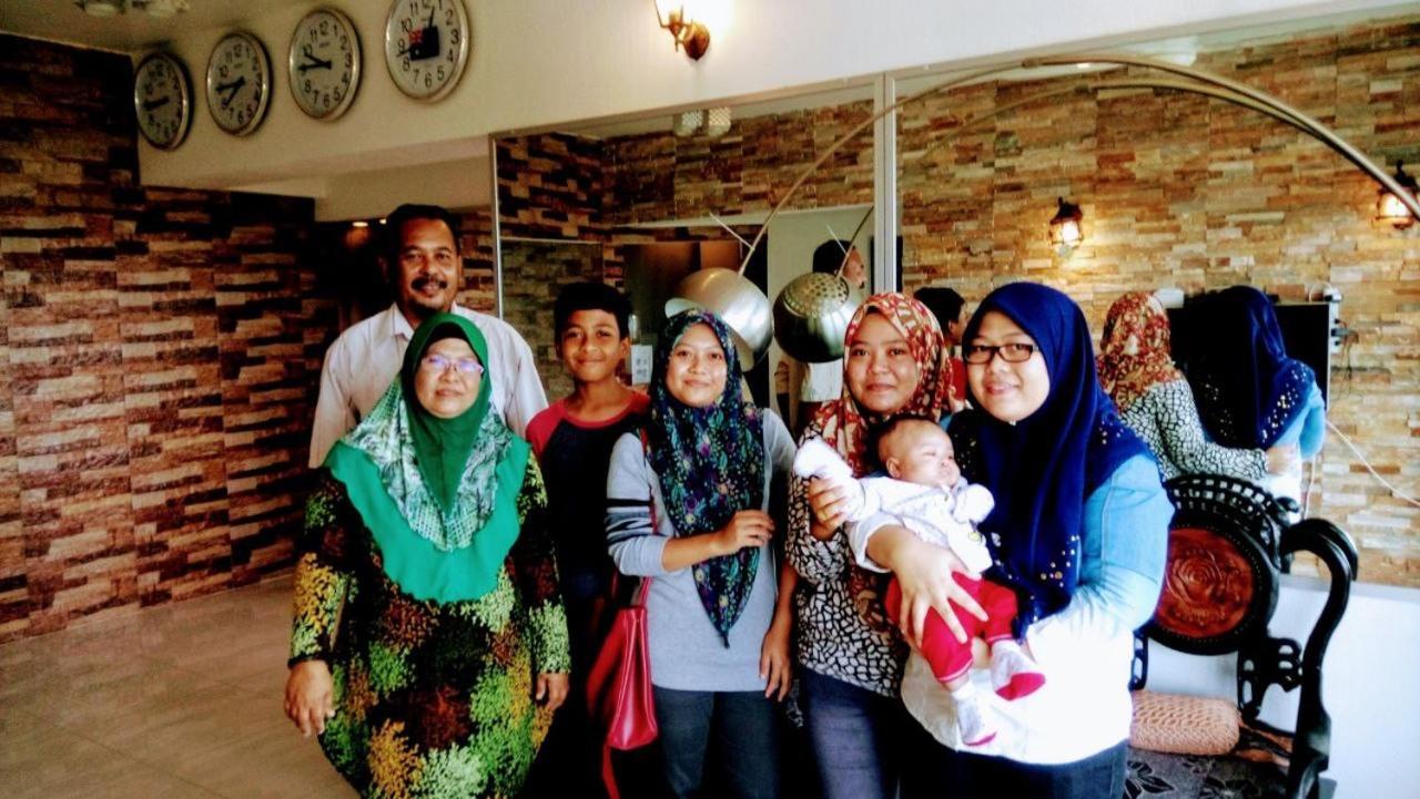 Airbnb At Sri Sayang Batu Ferringhi Beach Exterior foto