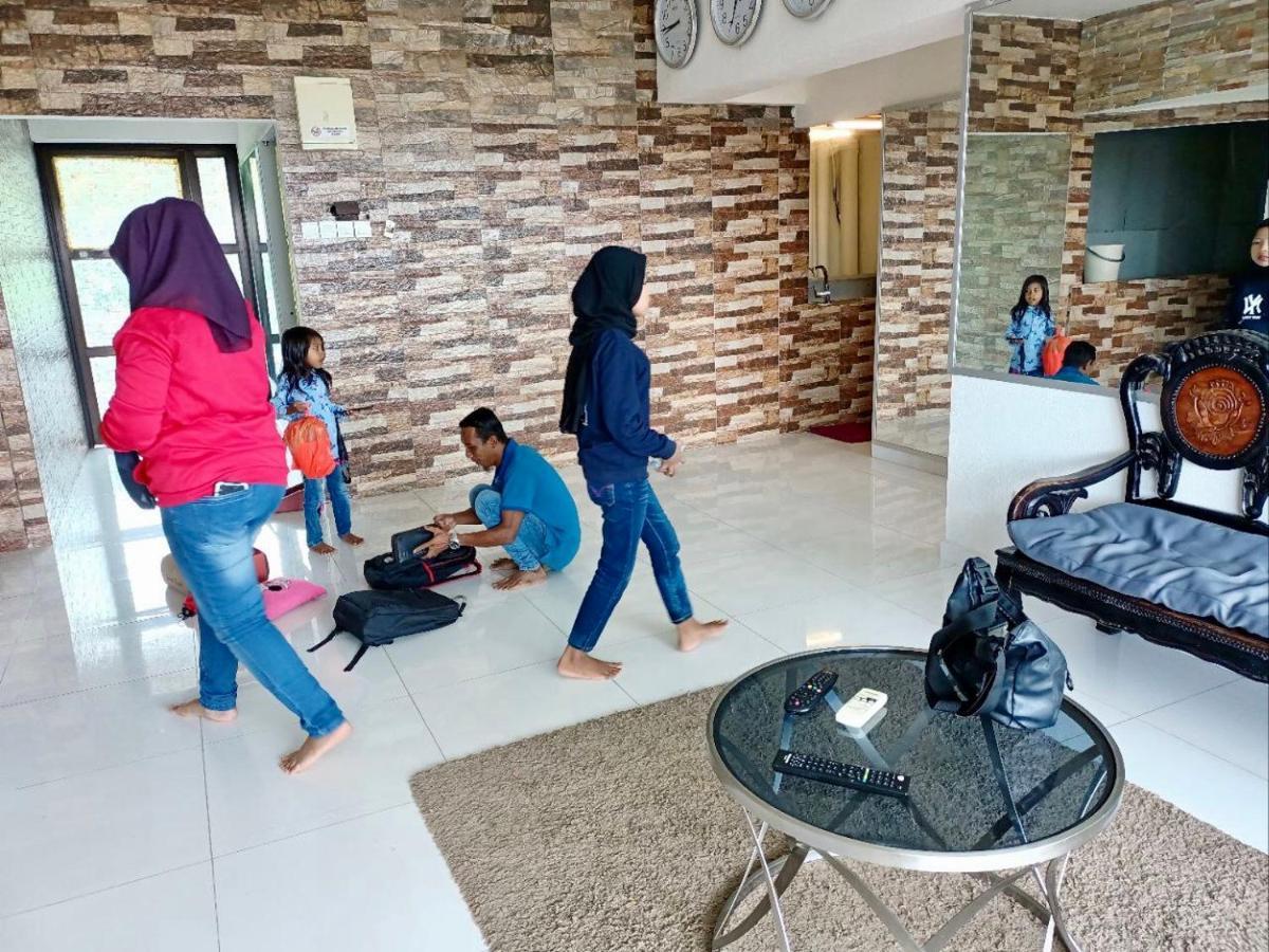 Airbnb At Sri Sayang Batu Ferringhi Beach Exterior foto