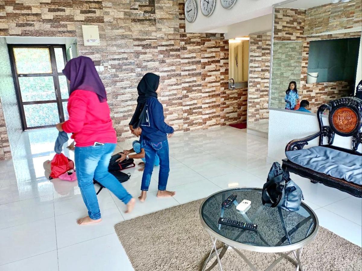 Airbnb At Sri Sayang Batu Ferringhi Beach Exterior foto